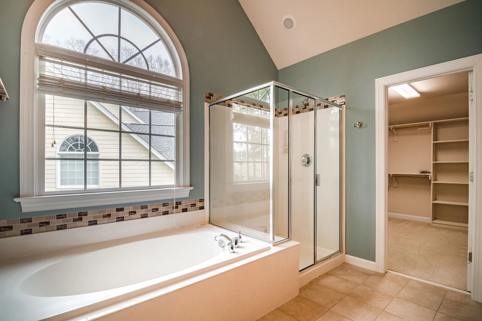 walk in shower vs bathtub