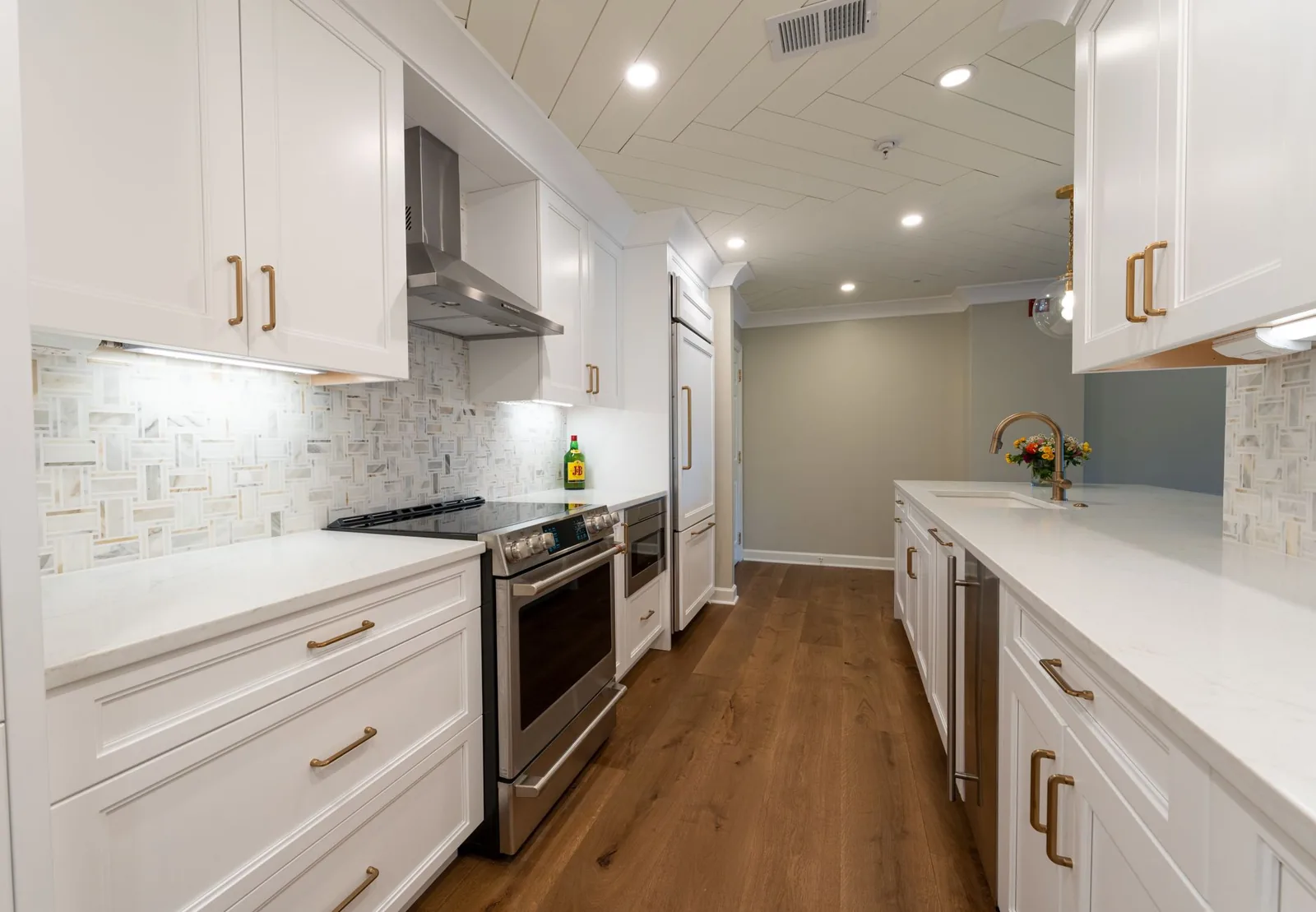 Kitchen remodel cost per square foot example showing mid-range finishes and layout