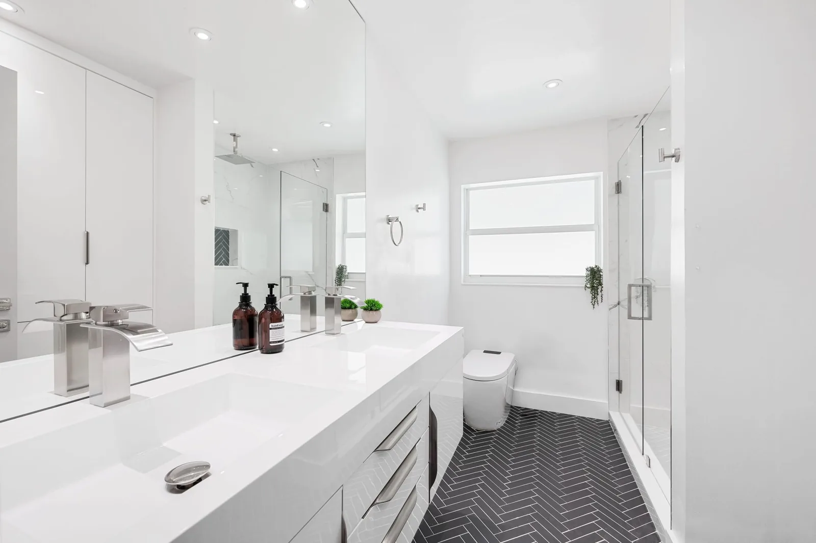 bathroom remodel vs renovation cost comparison