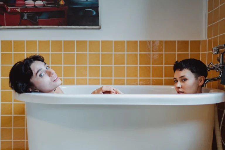 Bathtub Replacement Cost: What You’ll Pay in 2026
