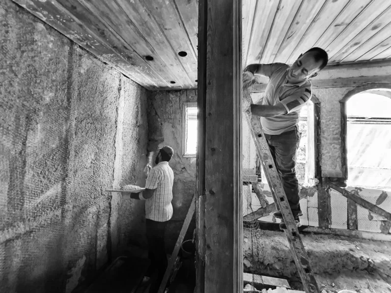 Fiberglass vs Spray Foam Insulation: Costs, R-Value, and Which to Choose